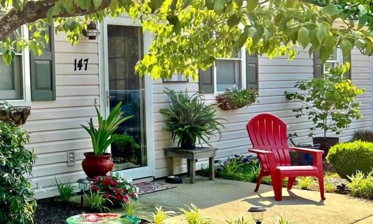 Aiken Apartment | Parkers Flat 147, Comfy and Cozy. Fully Furnished , Sparkling Clean .