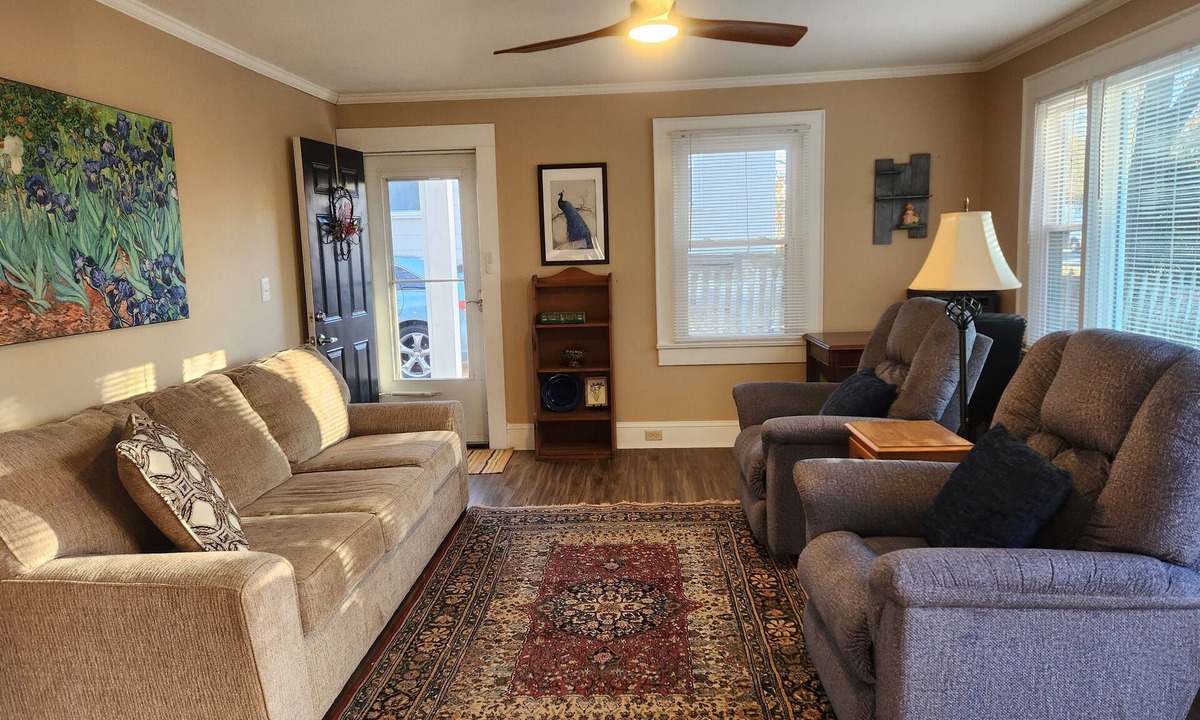 Statesville House | PARKSIDE COTTAGE - Peaceful 2BR Retreat Backing Directly Onto Mac Anderson Park