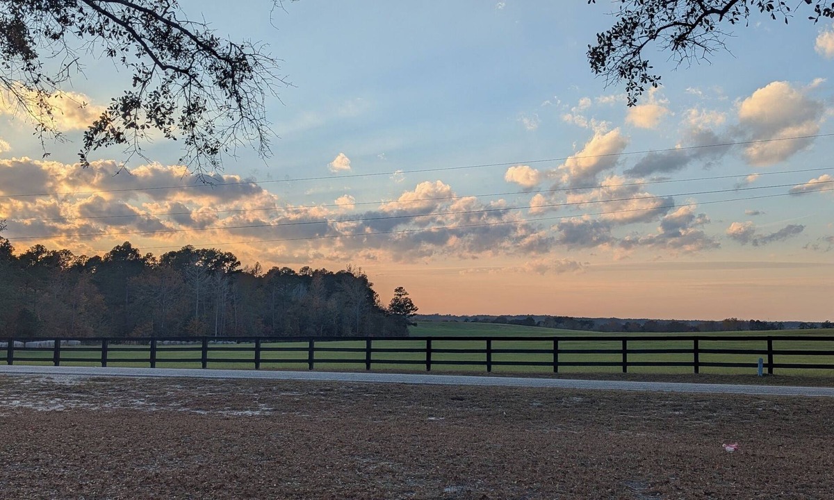 Kershaw House | Peace at Christmas! Cozy, Country living with Beautiful view from front porch!