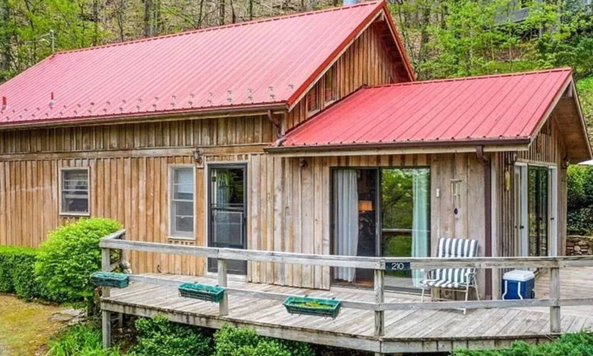 Cattail Creek Cabin | Peaceful 2-bedroom cabin in charming Burnsville perfect for relaxing getaway
