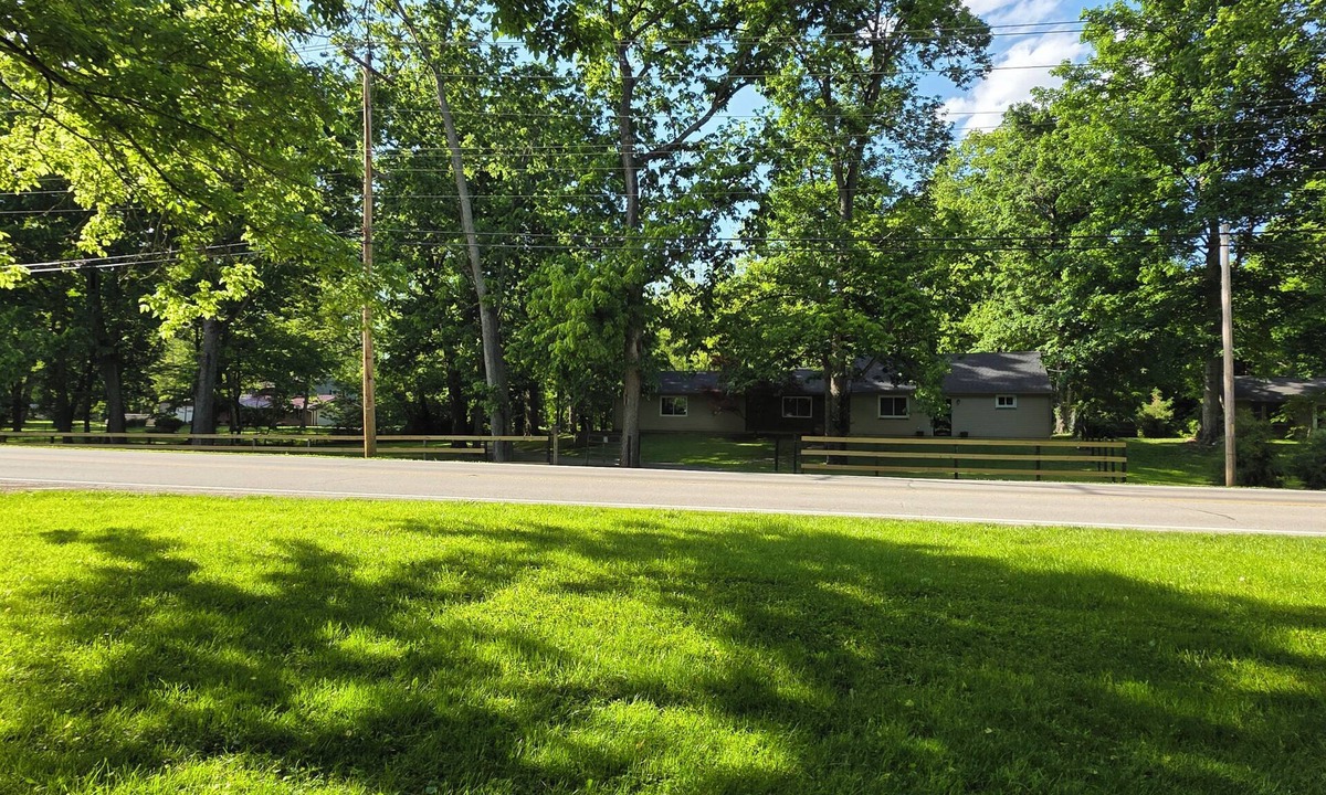 Fairfield House | Peaceful 2-bedroom house in Fairfield Township