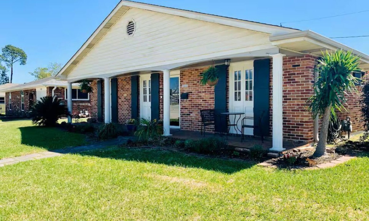 Harahan House | Peaceful 3BR Home Family Friendly - 12 minutes from Airport