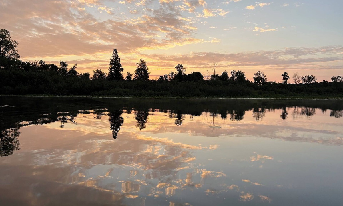 Evart House | Peaceful and Private Lake Escape at the Cottage, Perfect for Quiet Getaways