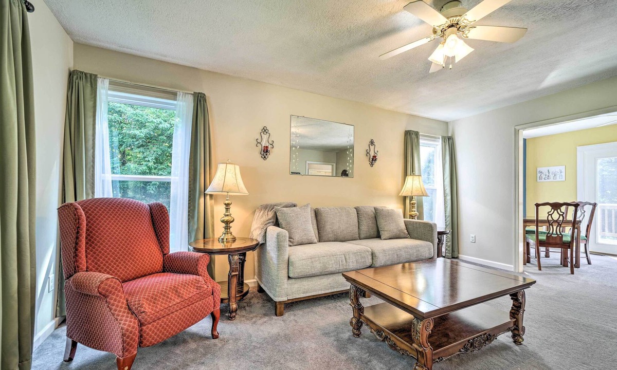 Highlands House | Peaceful Highlands Home w/ Deck + Fire Pit!