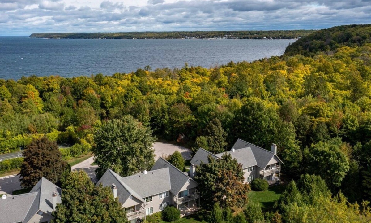 Sister Bay Condo | Peaceful,Nature Retreat! Country Stroll to Pebble Beach! Close to Town. Charming