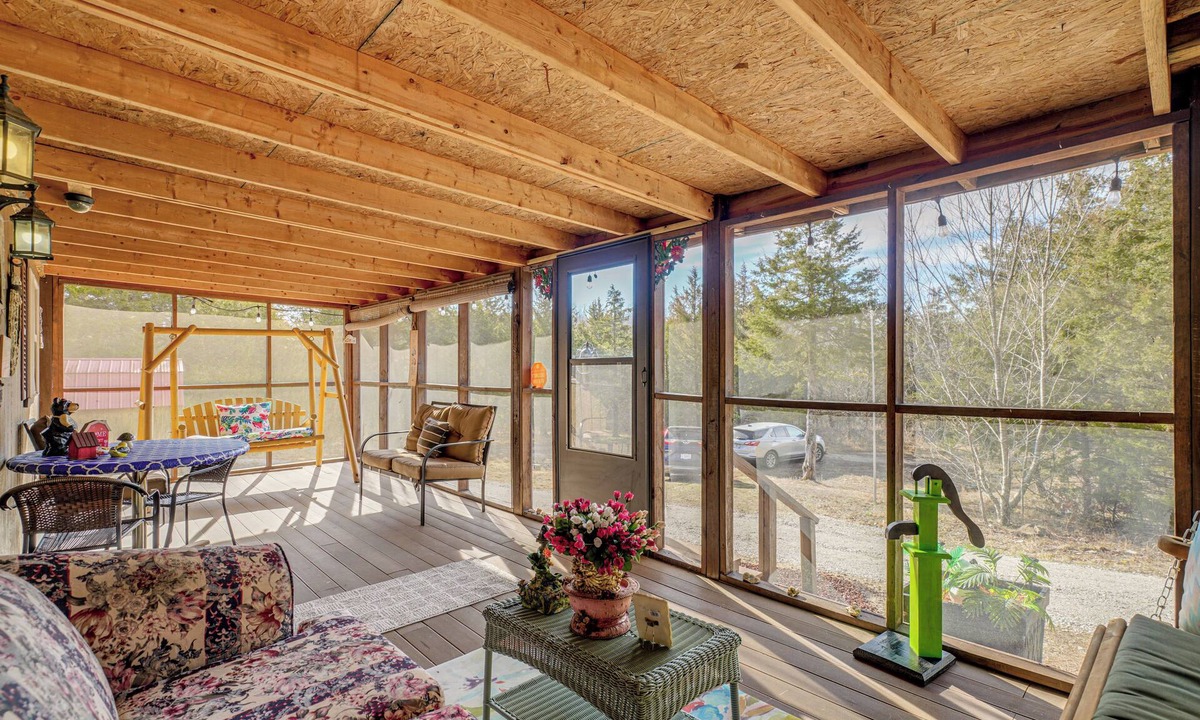 Potosi House | Peaceful Porch! Country Stay Near Elephant Rocks