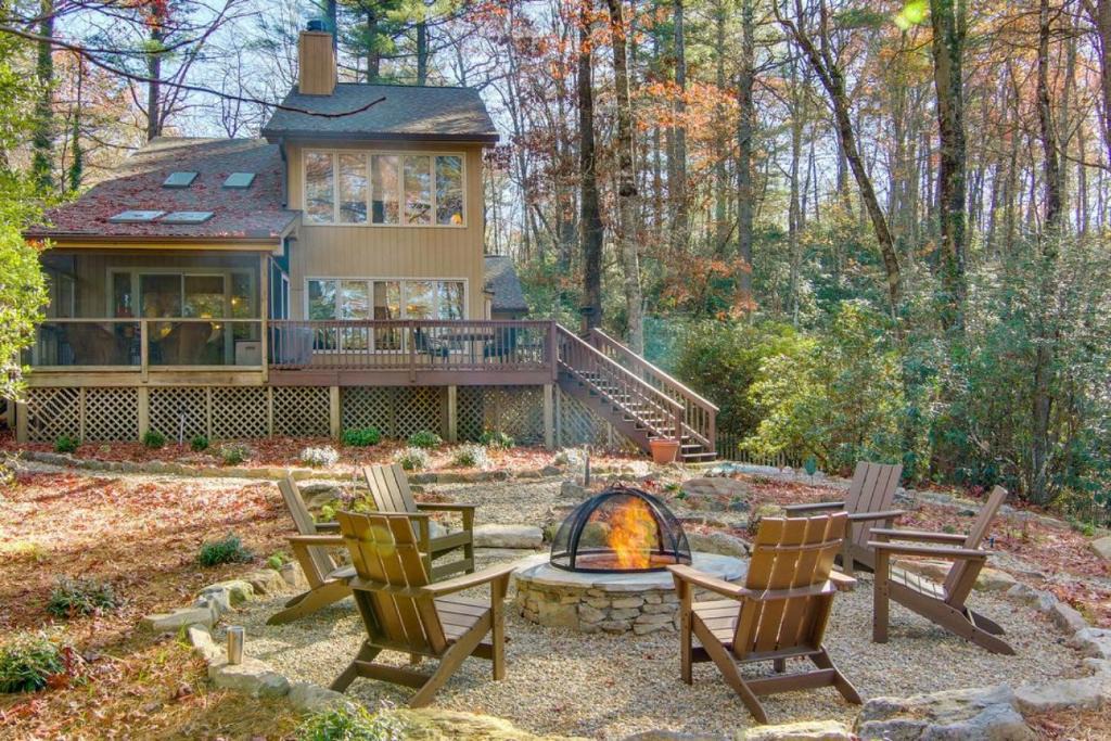 Sapphire House | Peaceful Sapphire Cabin with Mountain Views