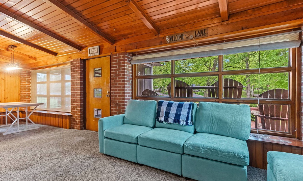 Monticello Cottage | Peaceful Waterfront Home - Close To Indiana Beach