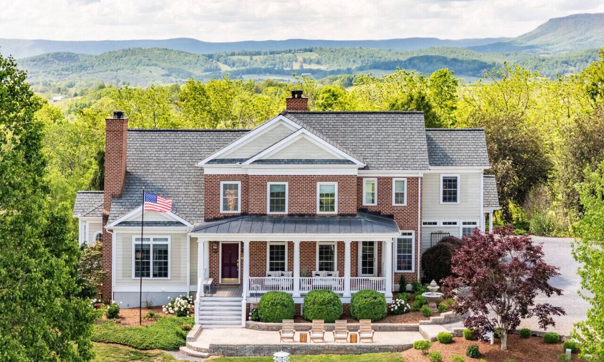 Lexington House | Peony Hill Estate Retreat - The Summer House - Pool & Hot Tub