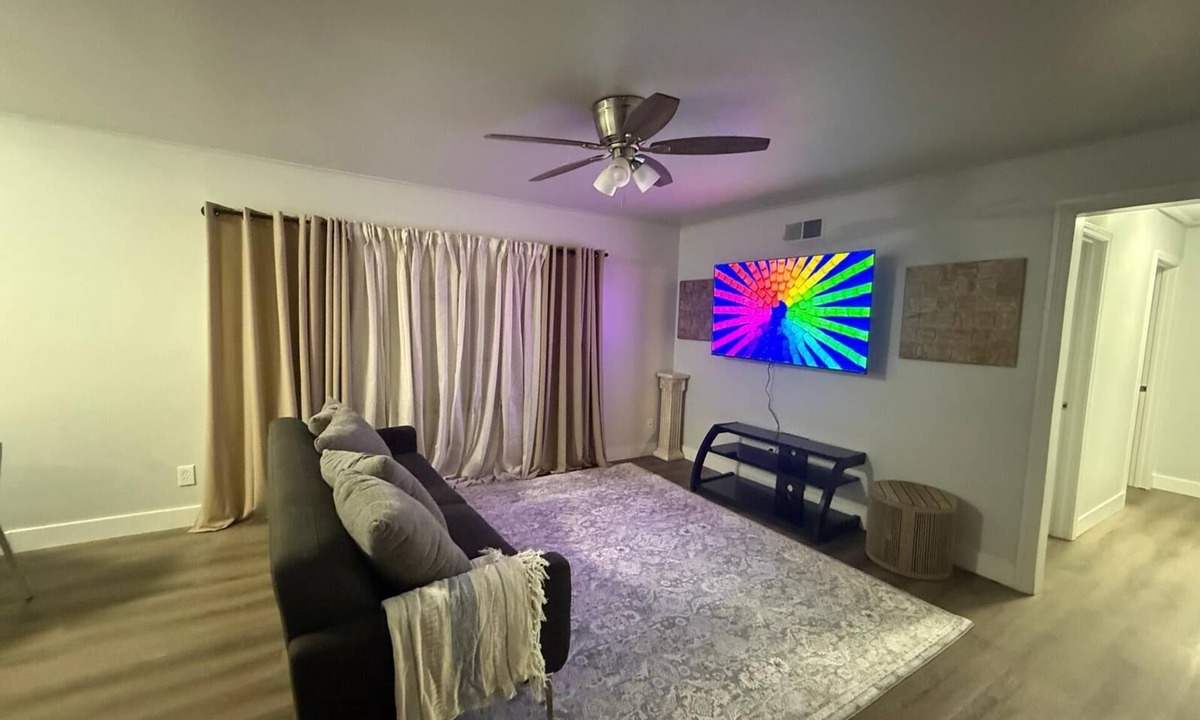 Memphis House | Perfect 3-bedroom house in soothing Memphis neighborhood