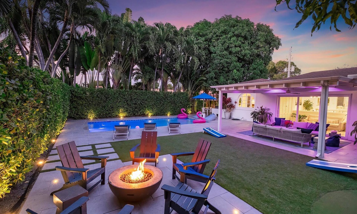 Coral Way House | Perfect Location Family Friendly - Heated Salt Pool - Outdoor Kitchen-Firepit