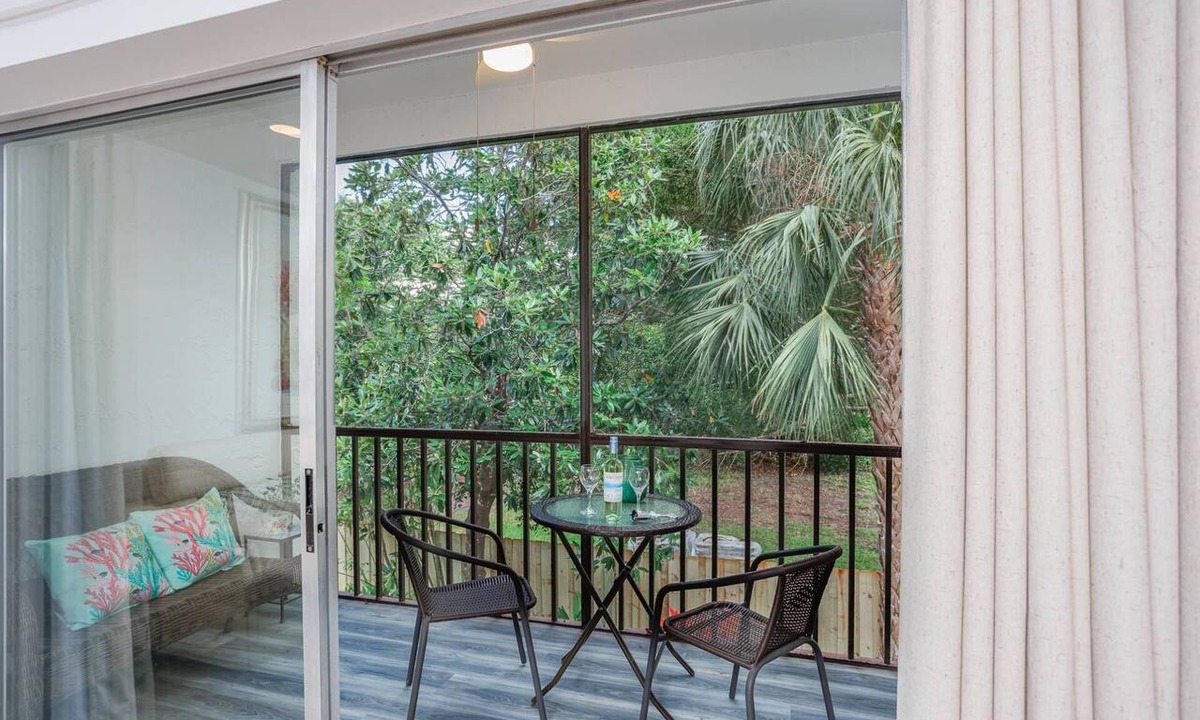 Sarasota Springs Condo | Perfect Monthly Rental | Updated 3-Bedroom Condo | Heated Pools | Short Drive to Beaches