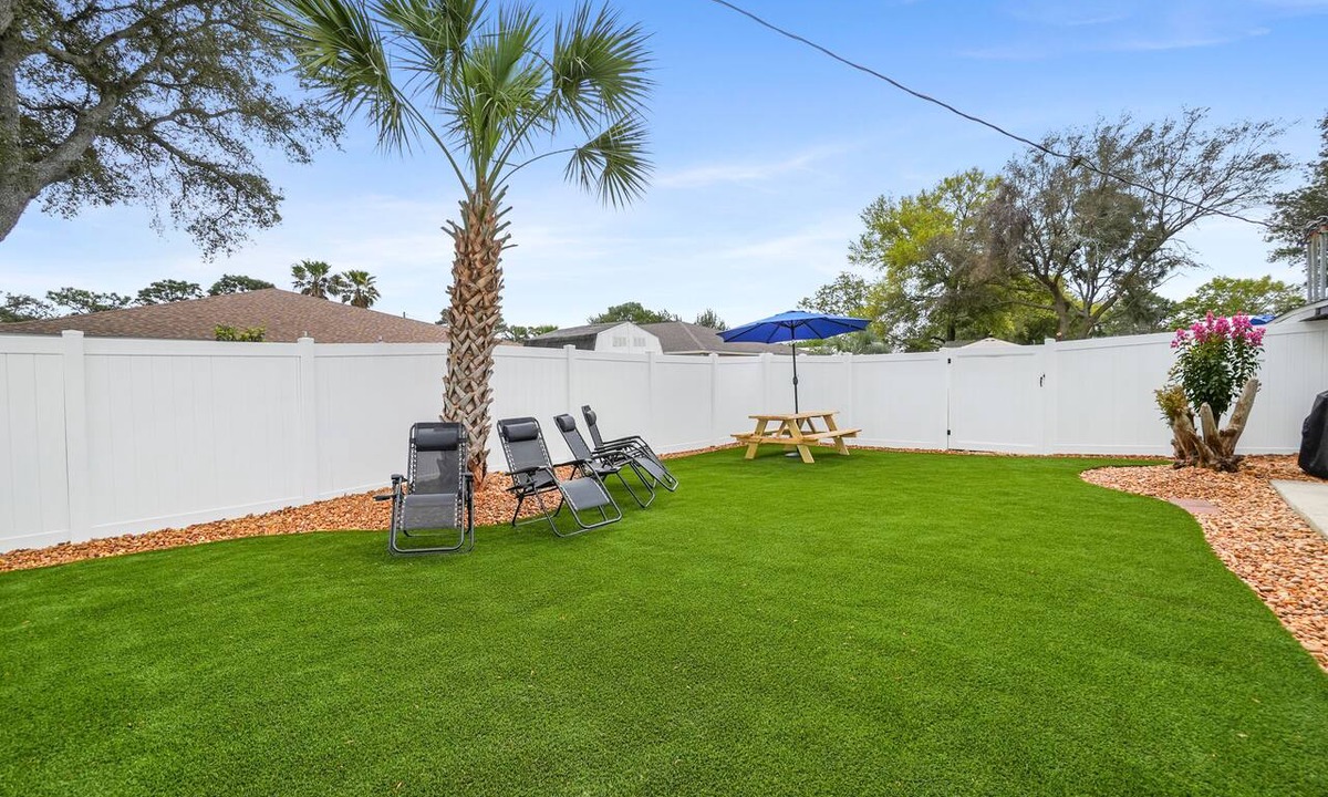 Gulf Breeze Apartment | Pet-Friendly 2BR Near Pensacola & Navarre Beach