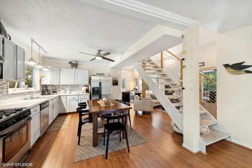 Grand Beach House | Pet Friendly Cottage in Grand Beach, Michigan