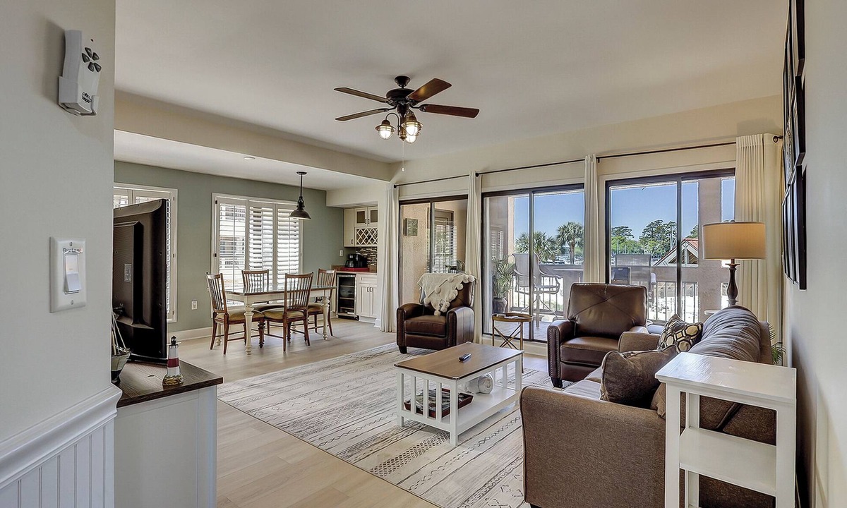 Shelter Cove Villa | Pet Friendly! Modern 2 Bedroom/2 Bathroom Condo in Shelter Cove Marina