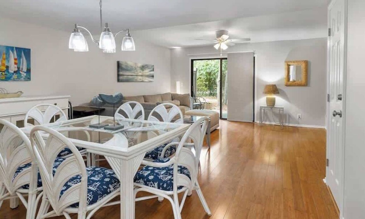 Folly Field Condo | Pet Friendly Folly Field Beach Stones Throw Villa 3 bed 2 & one half bath