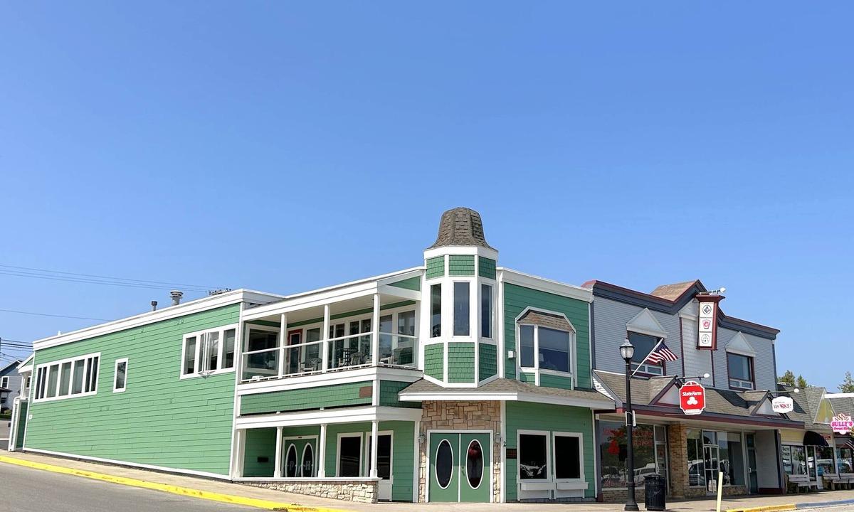 St Ignace Condo | Pier Harbor Condo #2-Downtown