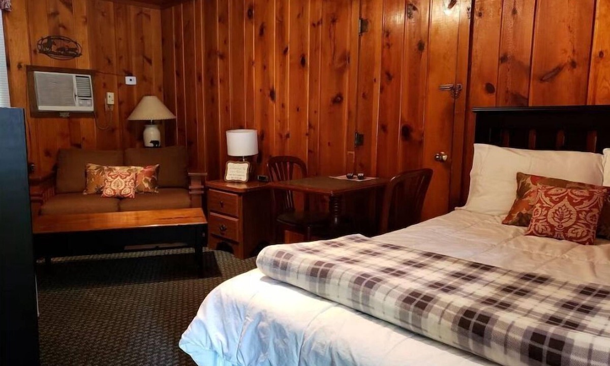 Gaylord Hotel | Pine Cone Inn - Room M9 with 2 Double beds located across from Otsego Lake.
