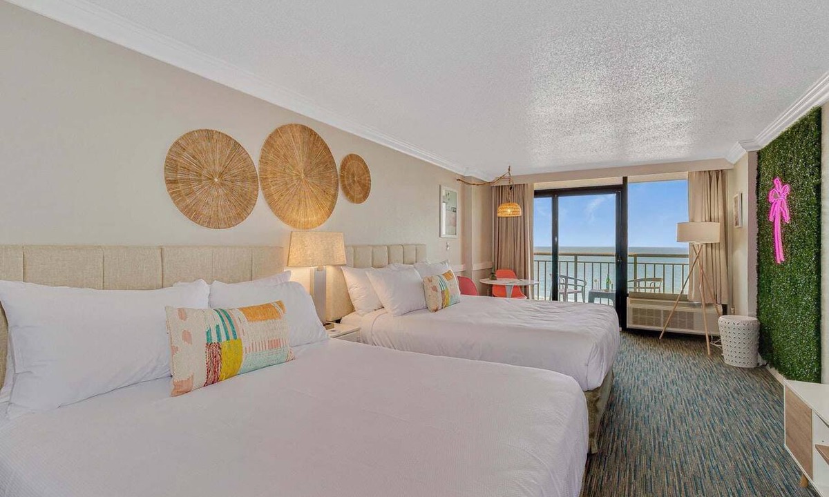Downtown Myrtle Beach Condo | Pink Surf by StayMareni - Oceanfront 2 Queens Suite