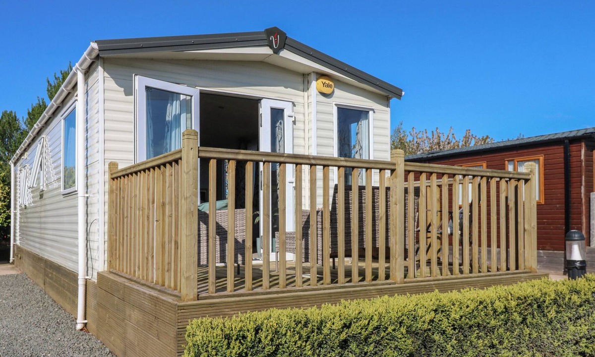 Welton Cottage | PLOT 42, pet friendly, with a garden in Armathwaite