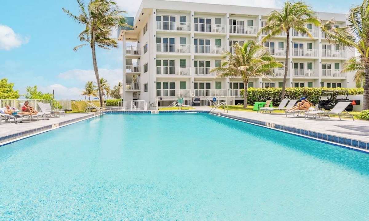 Pompano Beach Resort | Pompano Beach | Coastal Ocean Retreat | Pool + Beach