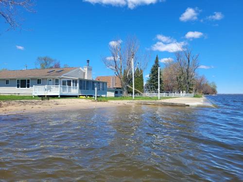 Houghton Lake Resort | Poplars Lake Life Resort