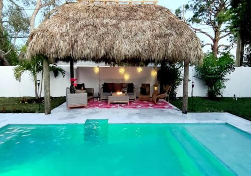 Jupiter Villa | PoshPadz Banyan Villa 3 bedroom Private Pool Jupiter Beach
