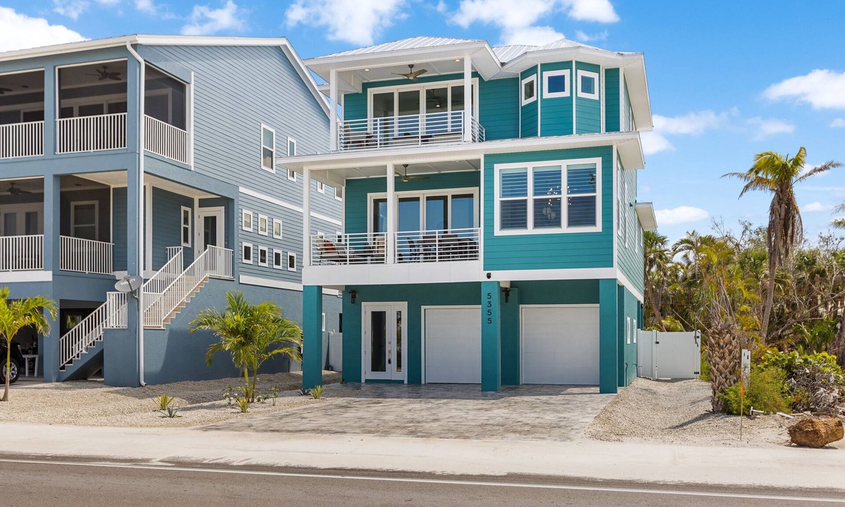 Mid Island House | Pre Summer Get Away. MAY DISCOUNTED! FULL gulf views 220steps to the ocean.