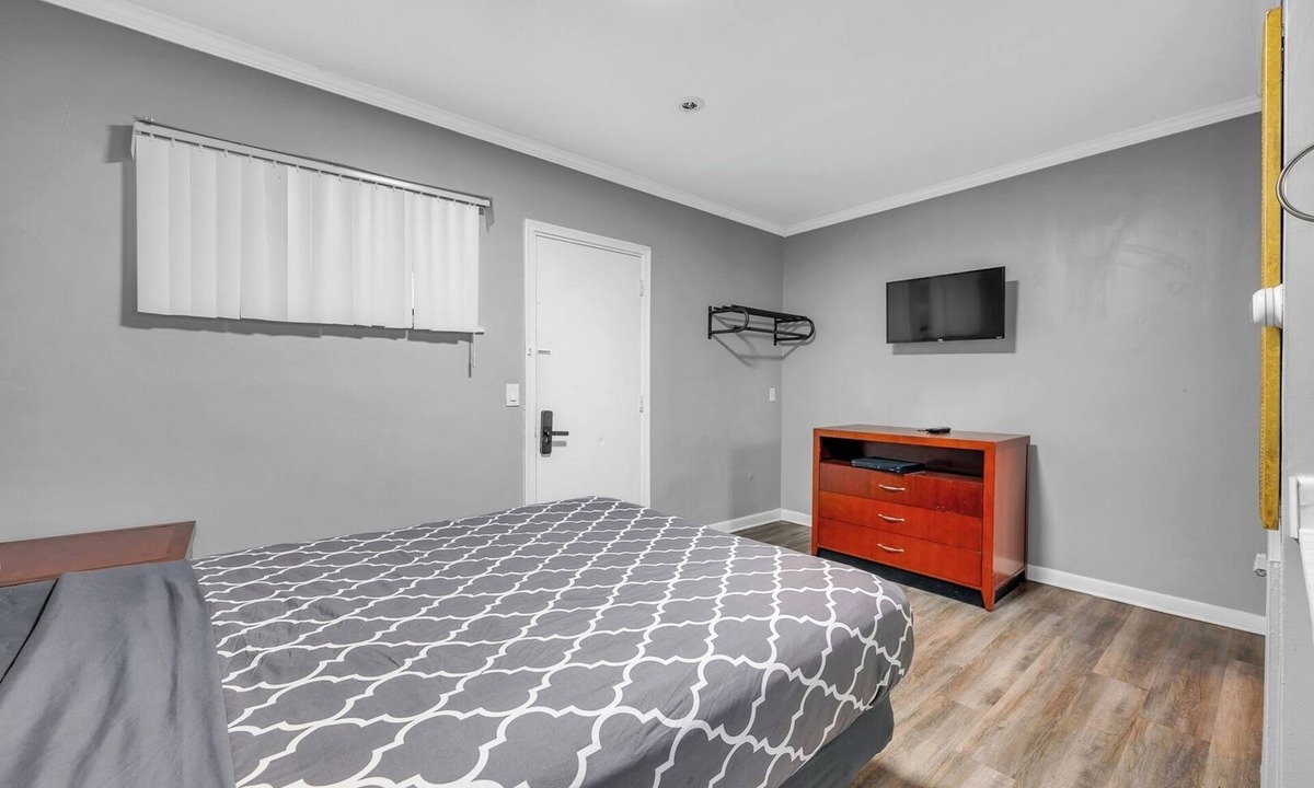 Riverview Apartment | Private Getaway for 2 Near Dining and Entertainment