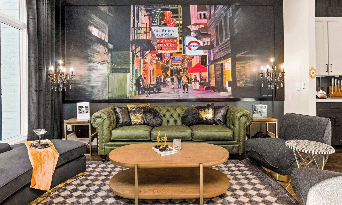 Buena Vista House | Printer's Alley Vibes Rooftop Fire Table + Karaoke