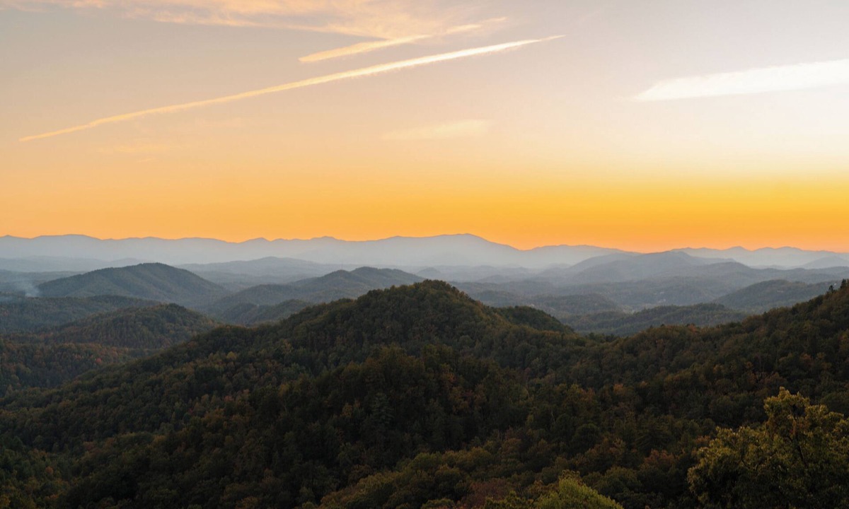 Sevierville Cabin | Private 30 Peak Views No Neighbor Golf Indoor pool 6King Bed Sleeps 16