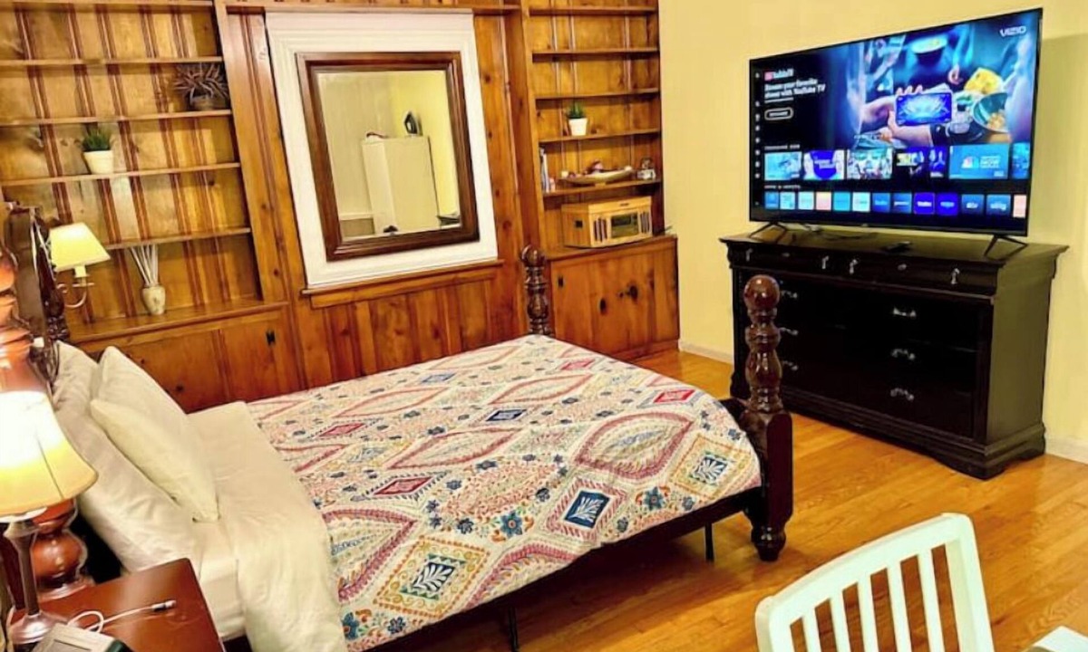 Lynchburg House | Private, Charm, & Unique Stay