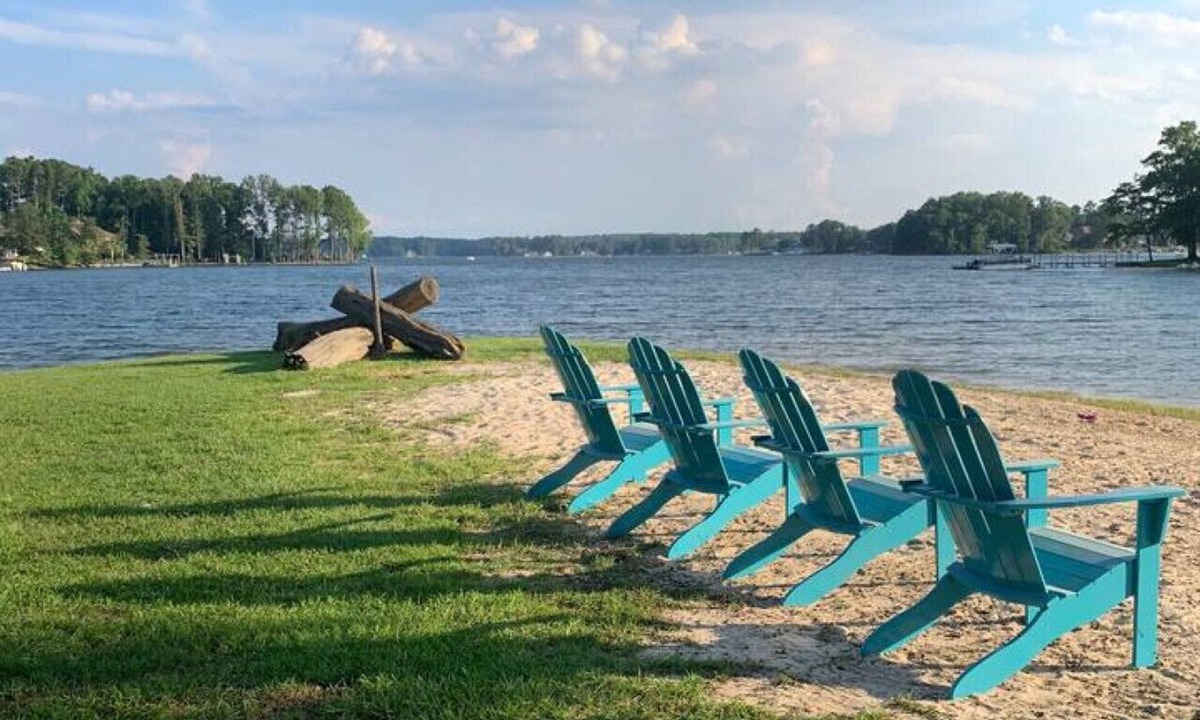 Prosperity Cottage | Private cottage w/a HOT TUB, Dock, SUPs & Kayaks