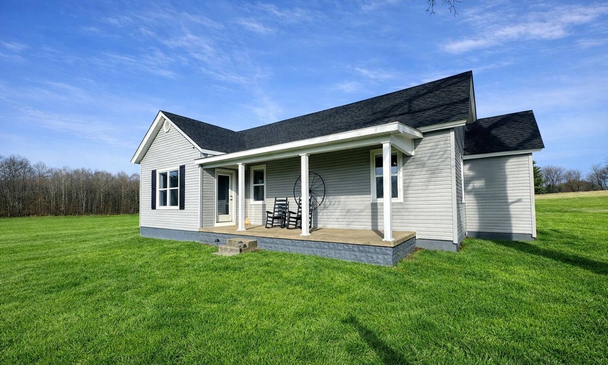 Pellville House | Private Country Retreat w/Hot Tub Near Owensboro