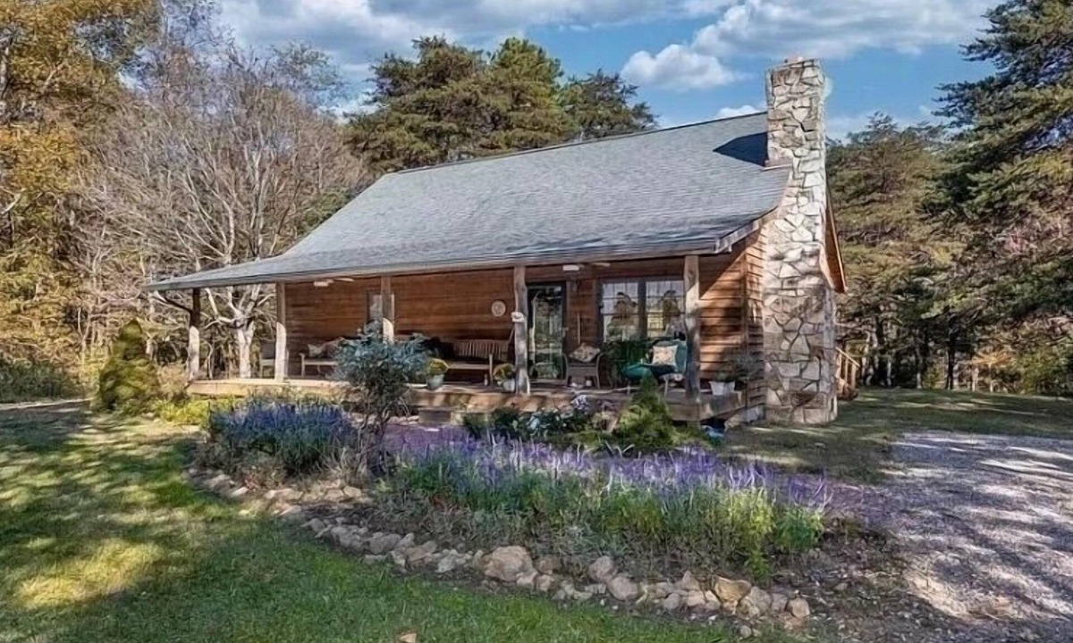 Rockbridge Cabin | Private Cozy Cabin, Hot Tub, Soaking Tub, Fire Pit & Hammocks!