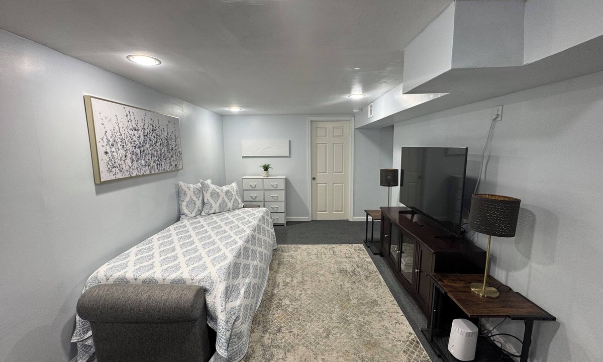 Germantown Apartment | Private Entry Studio in Quiet Historic Neighborhood