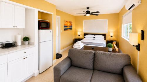 Lauderdale Lakes House | Private Guest Suite with Separate Entrance & Kitchen