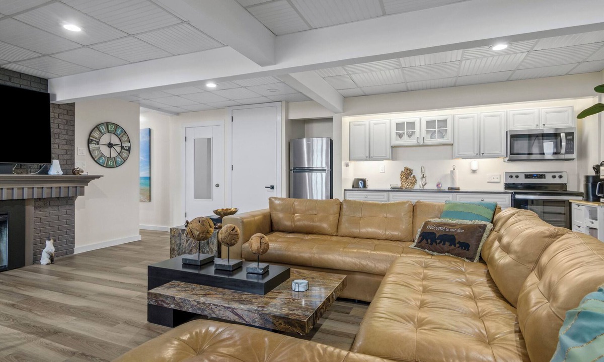 Charlevoix Apartment | Private Guest Suite | Lake Michigan | Beachfront | Remodeled | Pet Friendly