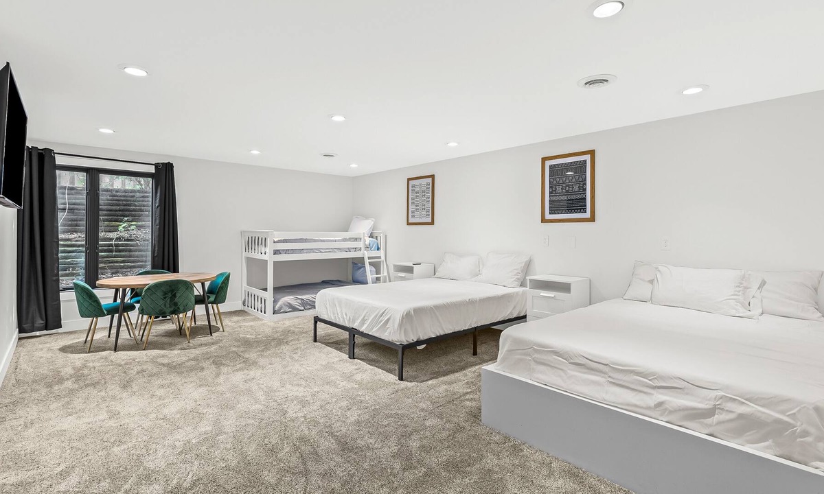 Midland House | Private Indoor Pool and Hot Tub- Perfect for Families