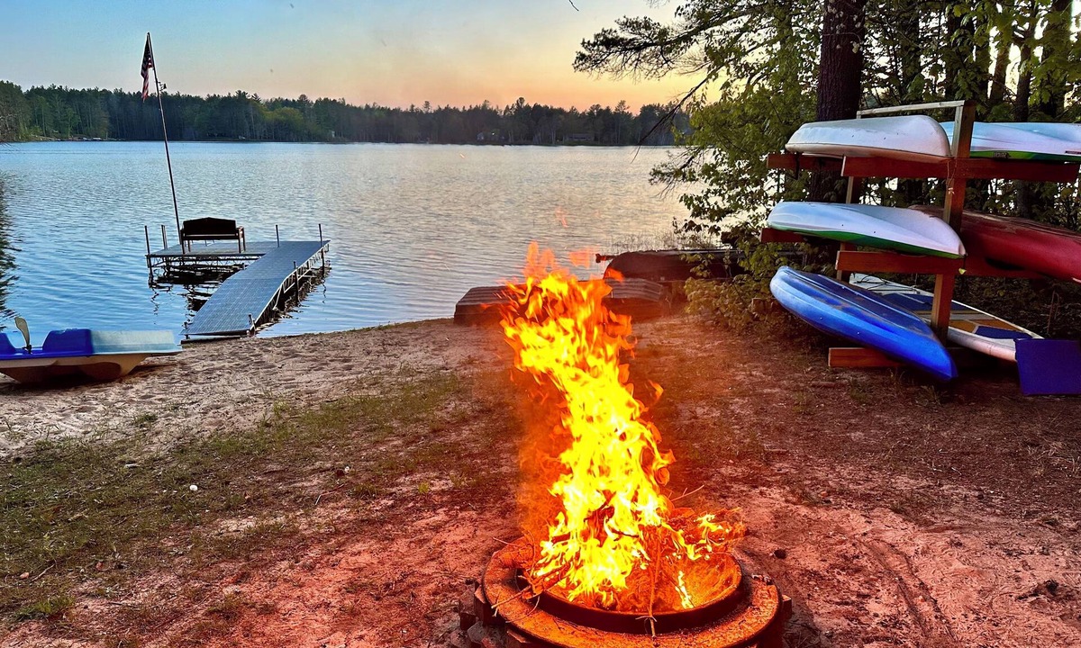 Wetmore House | Private Lake Retreat Near Pictured Rocks @LifeInThe906