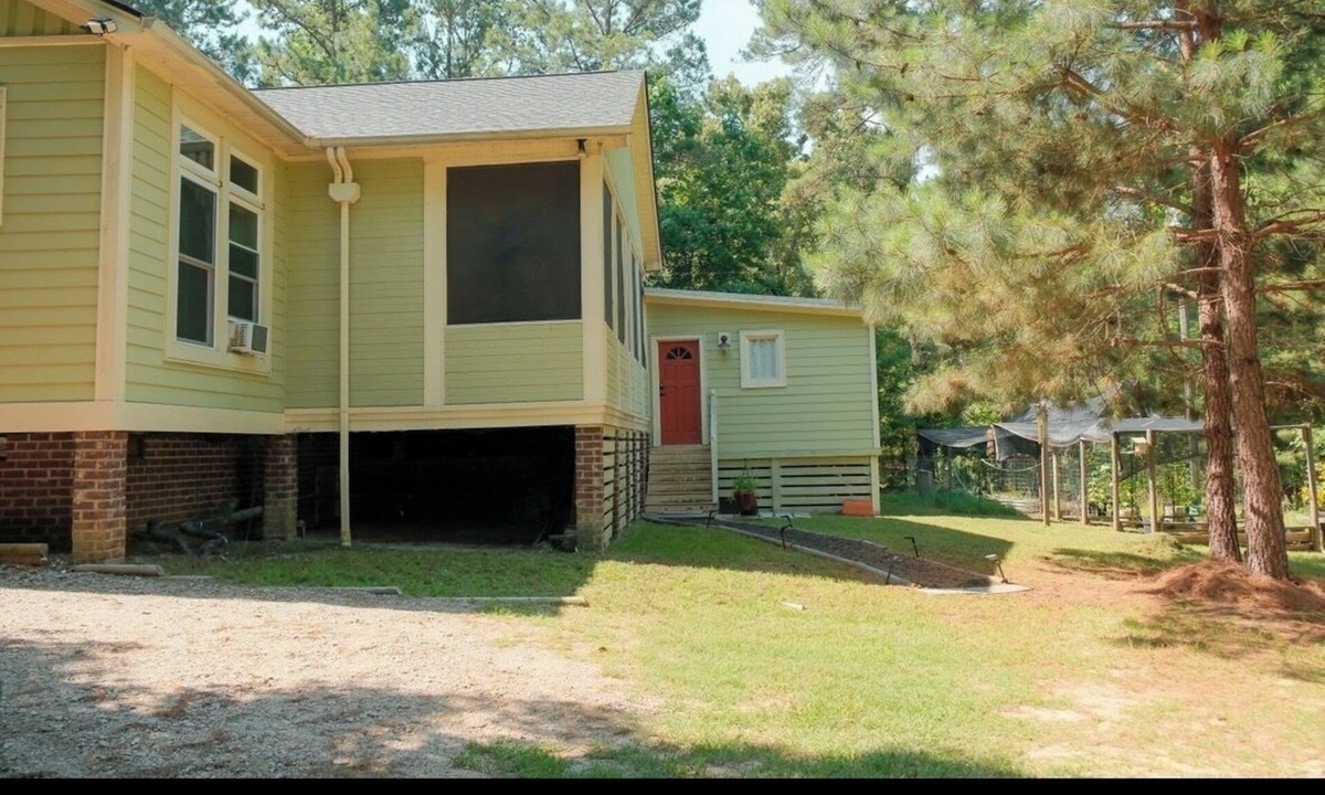 Camden House | PRIVATE one bed, one bath and separate entrance at Revolving Door Ranch