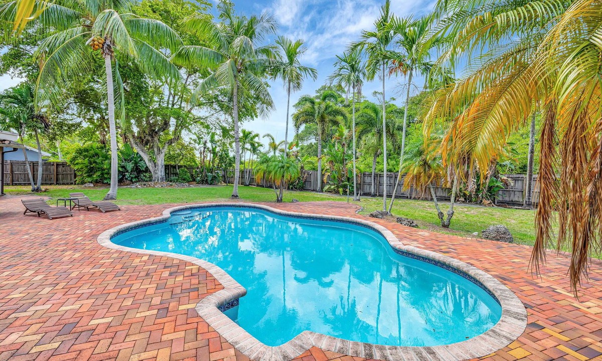Tamarac House | Private Pool Home Sleeps 10 Near Sawgrass, Beaches & Amerant Arena