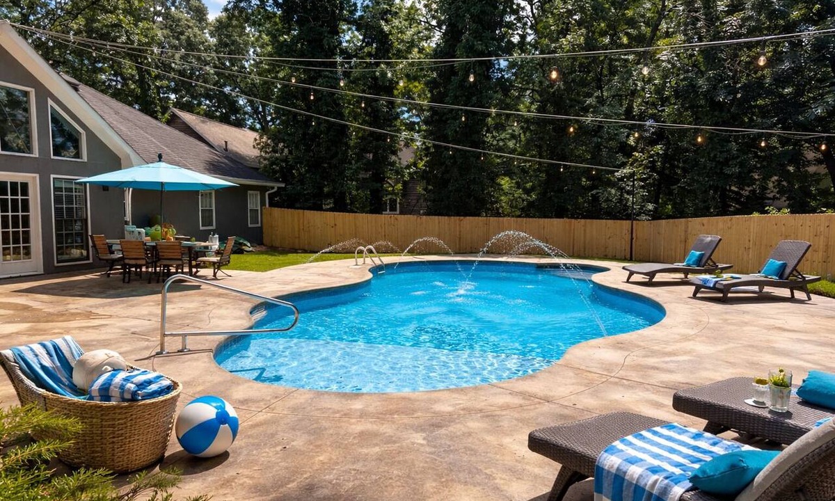 Conyers House | Private Pool Near Atlanta Furry Friends Welcome!