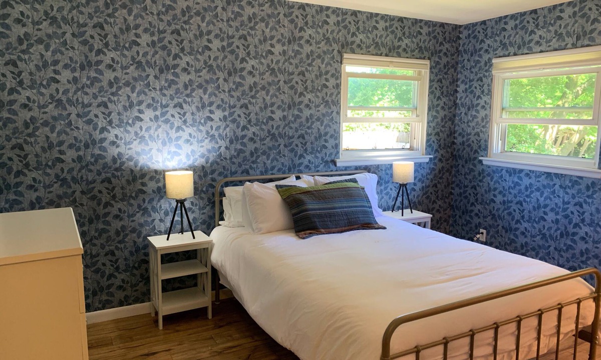 Benton Harbor House | Private Single Story Minutes to Beaches, Biking/Running Trails & Downtown St Joe