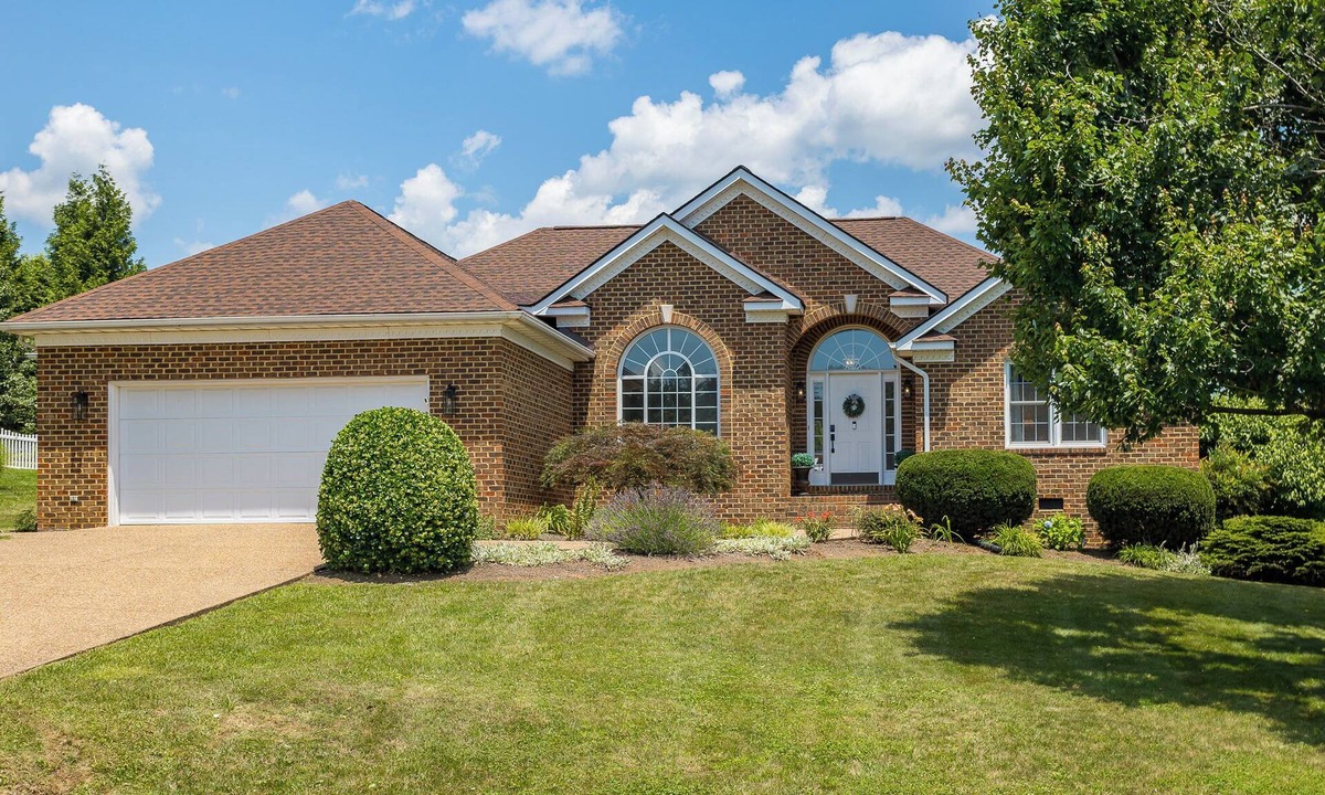 Keezletown House | Private & Spacious - Near JMU & Massanutten - Grill + Firepit - Sleeps 10