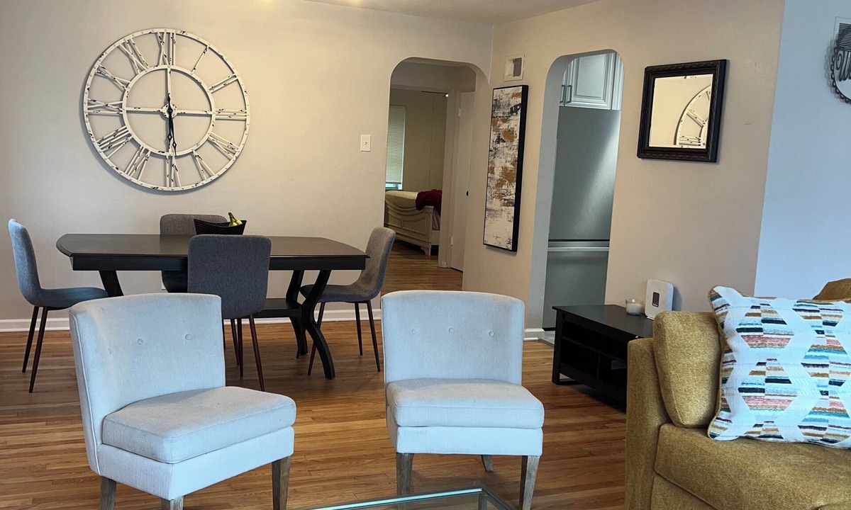 University City House | Quaint 2-bedroom house with AC in University City