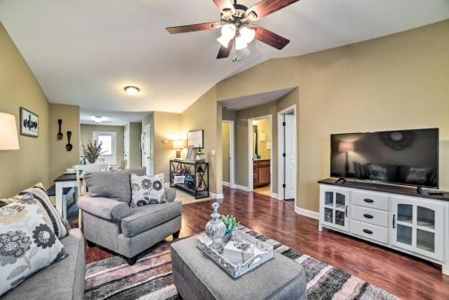 Murray Apartment | Quaint Family Home Near Downtown Murray & MSU