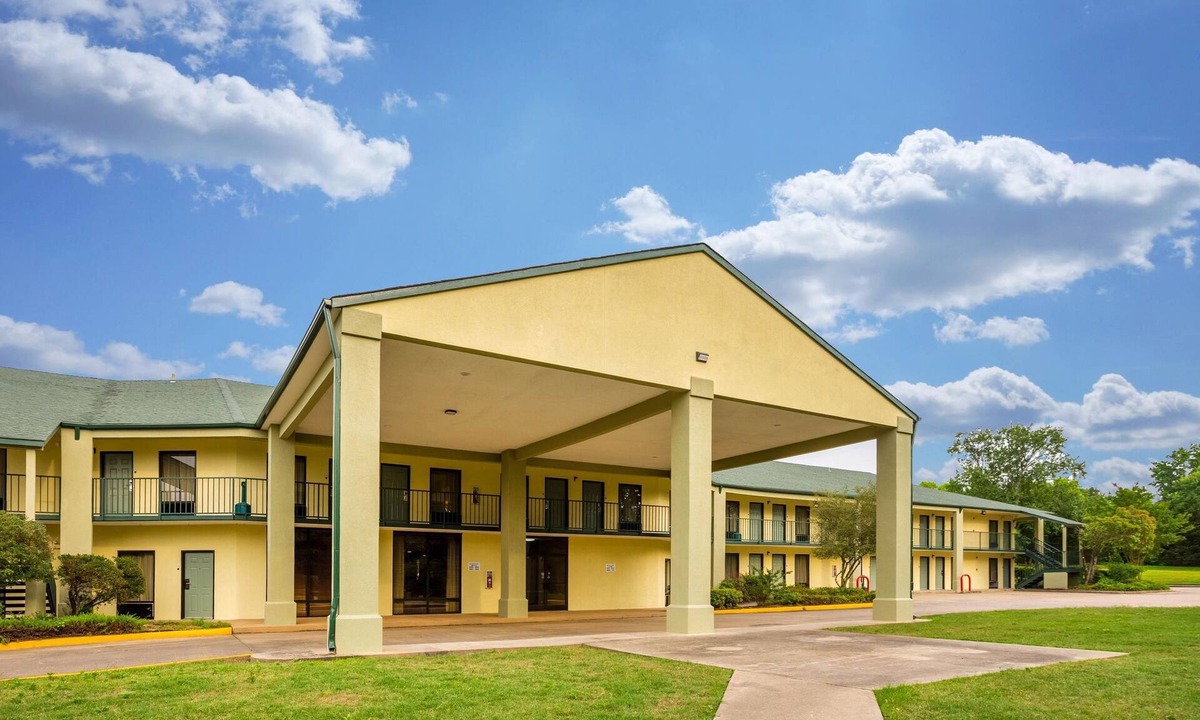 Heber Springs Hotel | Quality Inn & Conference Center