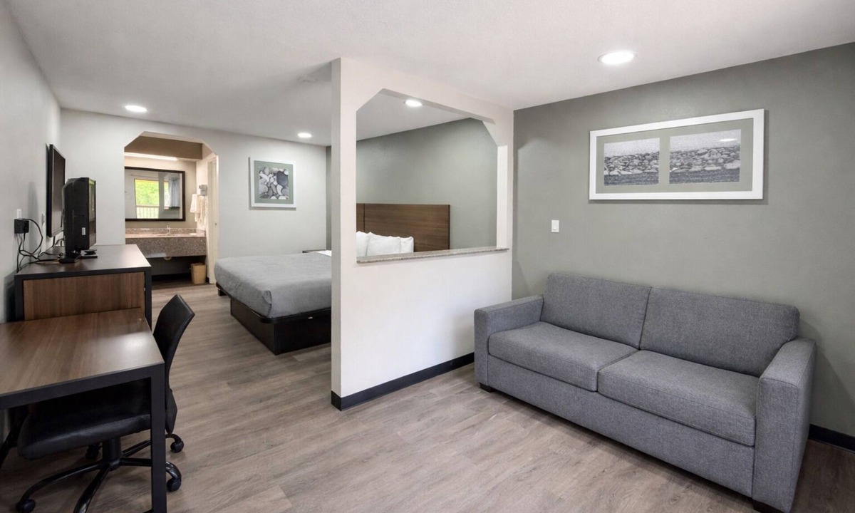 Mount Pleasant Hotel | Quality Inn Mt. Pleasant