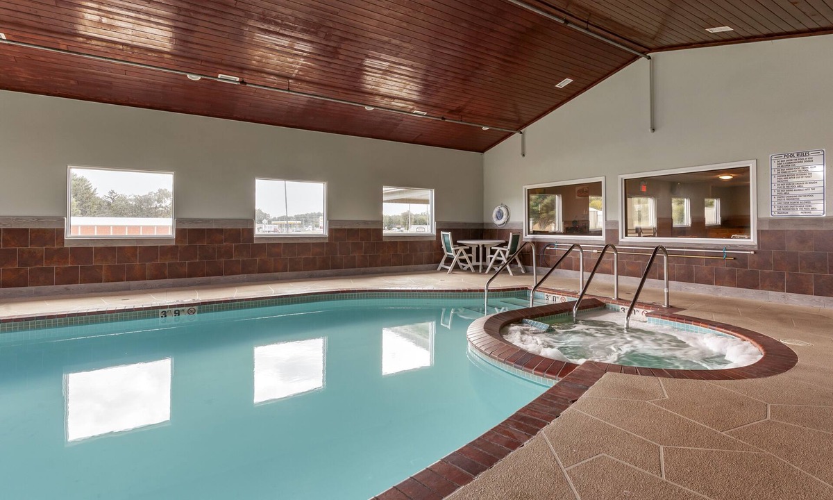Redgranite Hotel | Quality Inn Redgranite